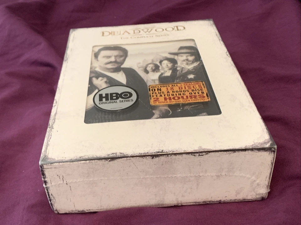 Deadwood The Complete HBO Series (DVD Box Set 2008 19-Disc Set) Brand New Sealed Foto 2 de 4