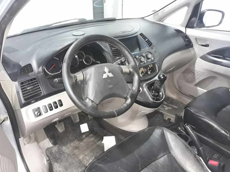 MN186428 PORTELLONE / MN186428 / 1545038 PER MITSUBISHI GRANDIS NA0W 2.0 DI-D Foto 4 de 4