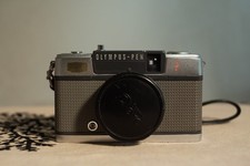 [DEFEKT] Olympus PEN EES with 30mm F/2.8 lens...