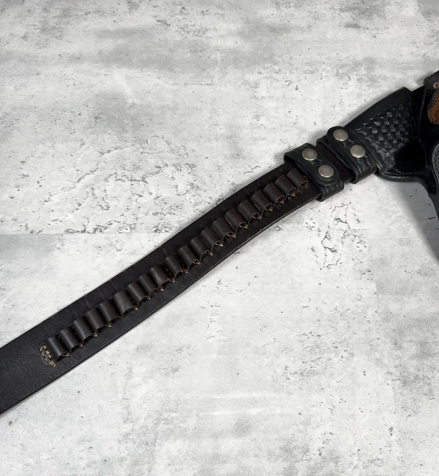 Vintage Triple K Black Leather Gun Belt w/ Bianchi #99A Holster & #20C Pouch - Image 3 of 4