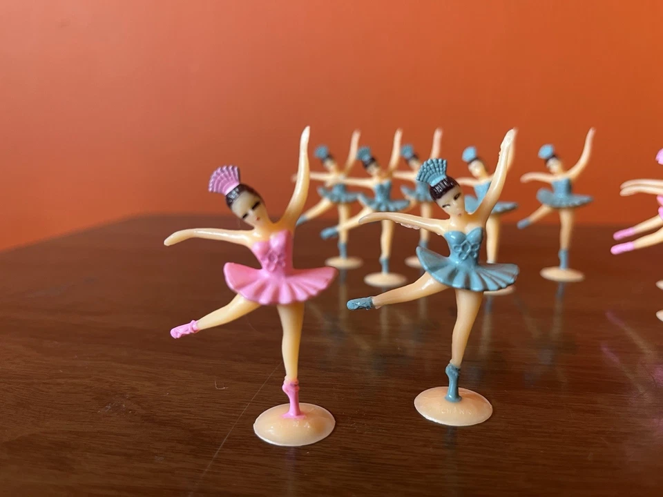 Lote de (12) adornos para pasteles y cupcakes bailarina vintage • Usados en excelente estado Foto 4 de 4