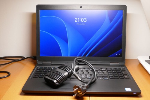 Dell Latitude 5590 - 15,6" - FHD - i5-7300U - 8/256 GB + NT + Office21 + WIN11