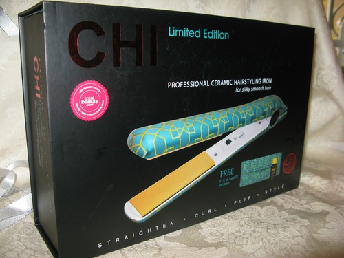Plancha de peluquería de cerámica profesional CHI 'Turquoise Affair' con embrague y aceite de argán. - Imagen 5 de 5