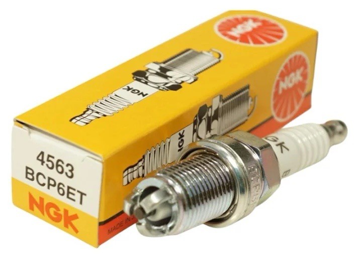 New NGK Spark Plugs BCP6ET Set of 4