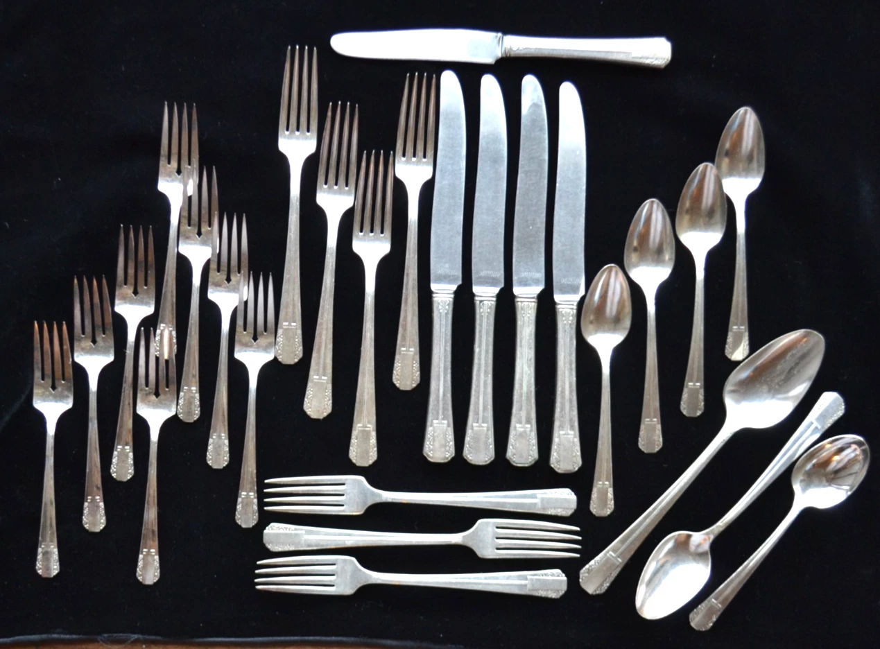 4 sets WM. A. Rogers Park Lane Triple Plate, 3 Serving Spoons, 7 Extras--23 pcs