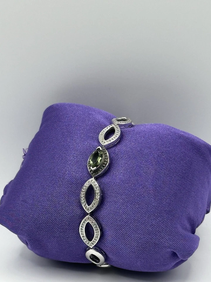 PULSERA SLVR MOLDAVITA .60CT, ACENTO DIAMANTE VERDE .06CTW RND, .65CTW BLANCO ZRCON Foto 2 de 4