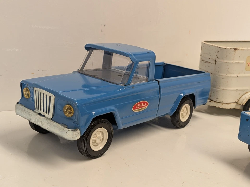 Vintage Tonka Jeep Truck Stables Trailer Jeep Blue Excellent Condition 1960s - Image 2 of 4