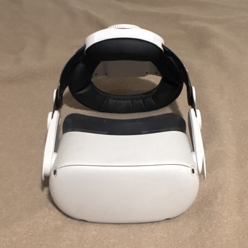 Meta Quest 2 Standalone VR Headset, White, with White Motion Controller
