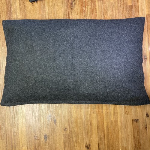 Fundas de almohada bordadas de lana gris flores rojas pájaros mariposas - JUEGO DE 4 - Imagen 3 de 10