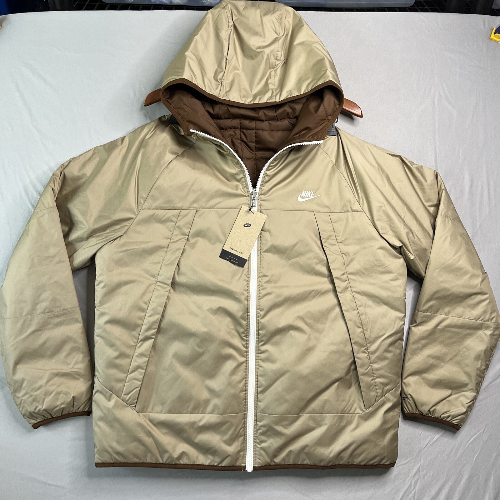 SACAI X NIKE Nike Sportswear Puffer Jacket Uomo Grande Marrone Tan Reversibile Therma FIT Repel