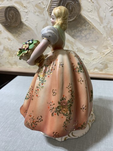 Vintage Italy Florist Women Porcelain Ceramic Figurine Lady Flower Basket - Picture 4 of 24