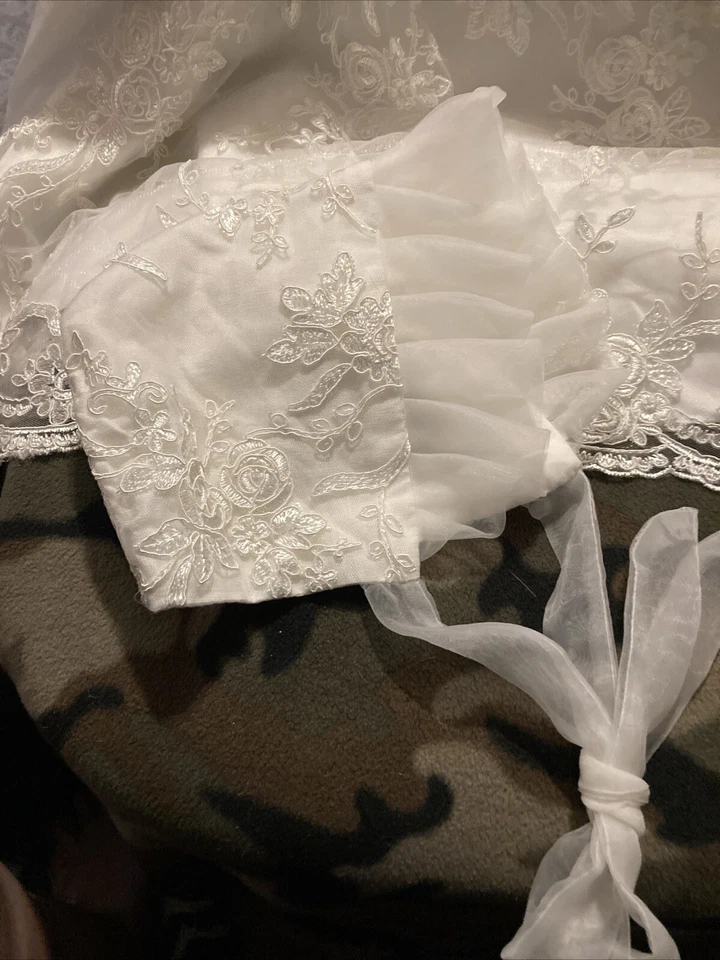 Vestido de vacaciones para niñas pequeñas con capó de encaje y chal de piel 2T ¿24 meses? Crema Foto 3 de 4