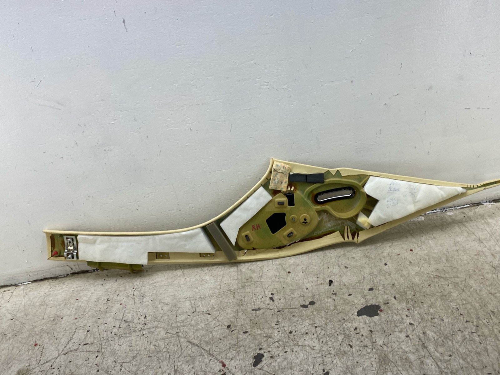 2010-2020 BENTLEY MULSANNE OEM REAR RIGHT PASSENGER C PILLAR TRIM COVER PANEL