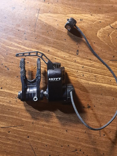 Hoyt Ultrarest Integrate MX QAD- Black - Bow Rest- Right Handed Integrated