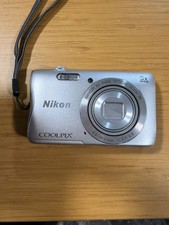 NIKON COOLPIX A10 Digital Camera 5X Wide Optical Zoom Silver TESTED! No SD Card