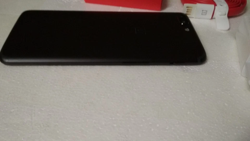 OnePlus 5 128 GB 8GB RAM BLACK GRADO A++ NO SCATOLA GARANZIA 12 MESI - Immagine 3 di 4