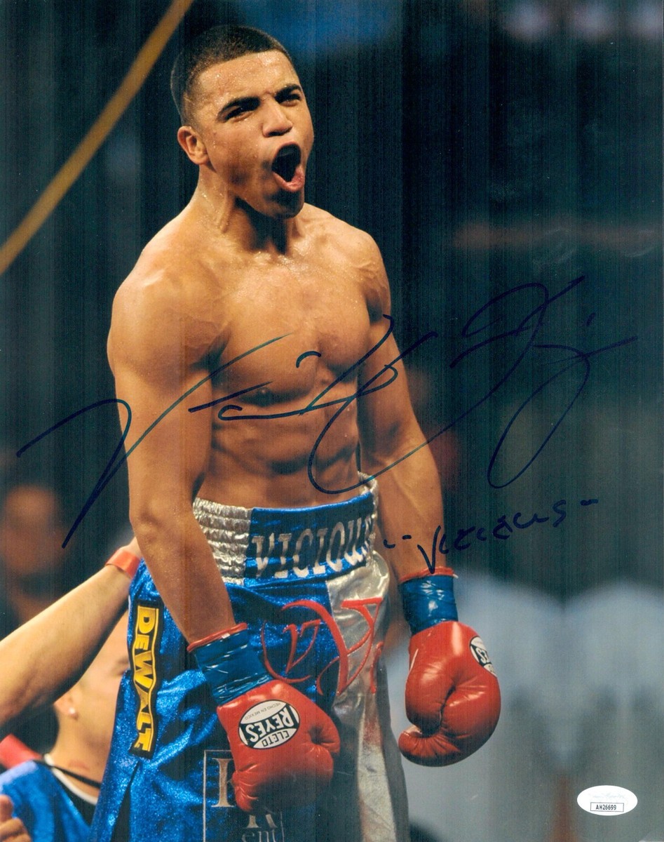VICIOUS VICTOR ORTIZ Signed BOXER 11x14 Photo WBC CHAMPION