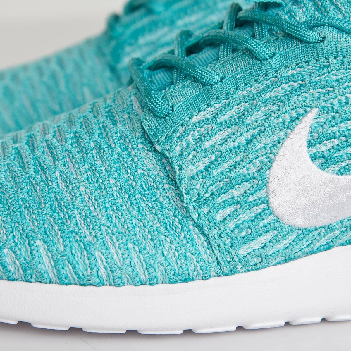 Nike Roshe Run Flyknit Size 10.5 Mens Turquoise HARD TO FIND Color EUC Nike Roshe Run Flyknit Mineral Teal/Volt/Hyper Jade main image 3