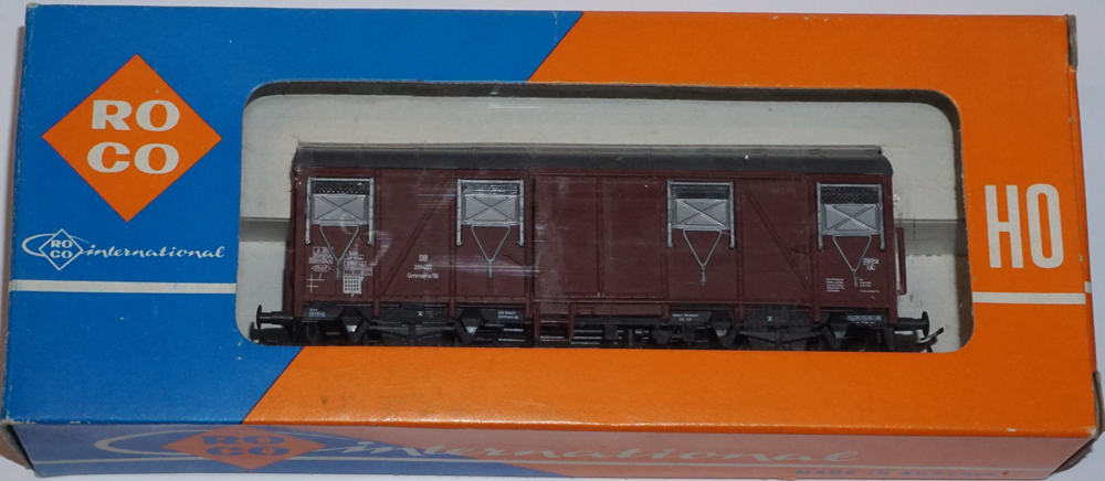 Wagon couvert à 2 essieux, 2 portes, brun | Trains de rêve | Catalogue