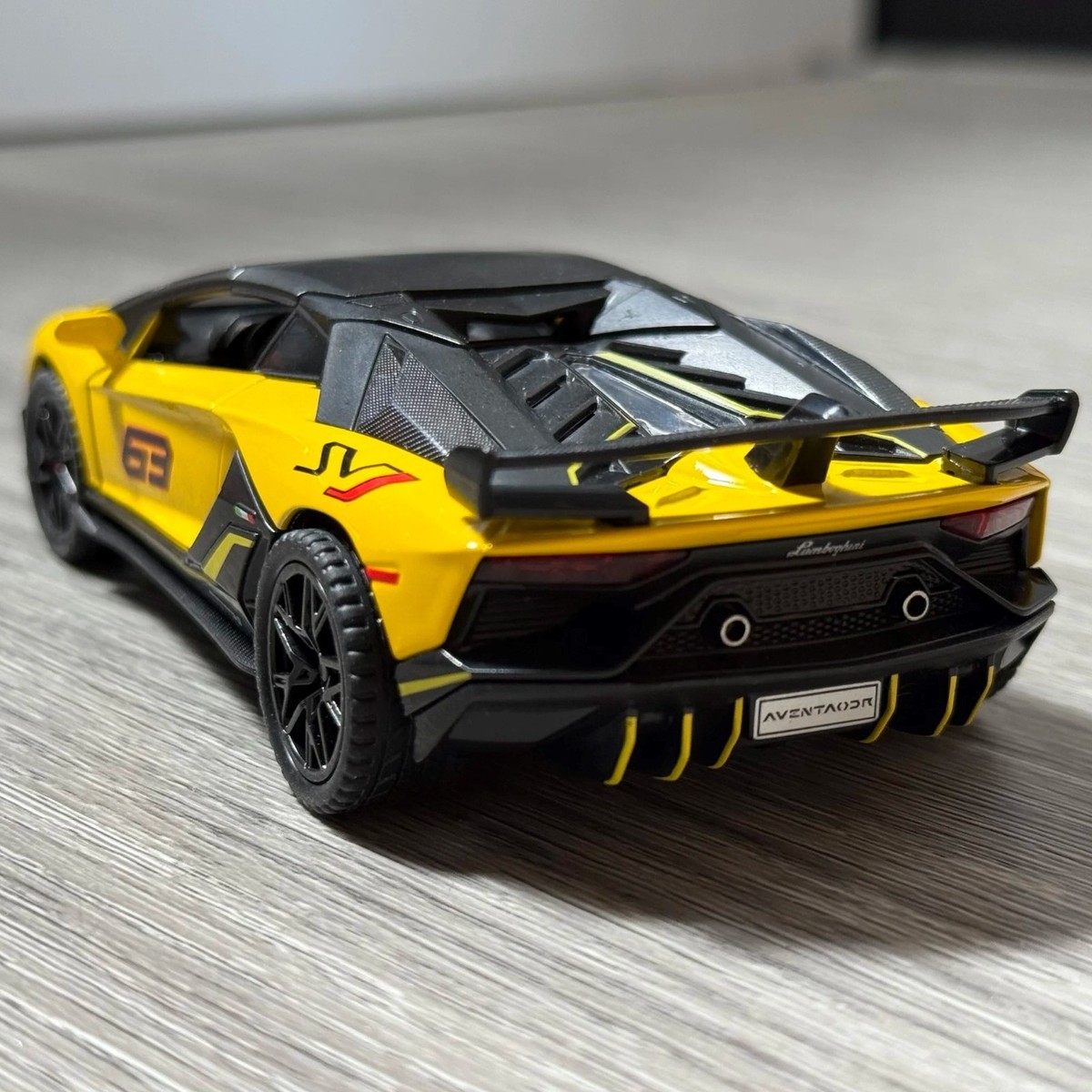 1:32 Lamborghini Aventador SVJ 63 Diecast Car Model – Sound Light