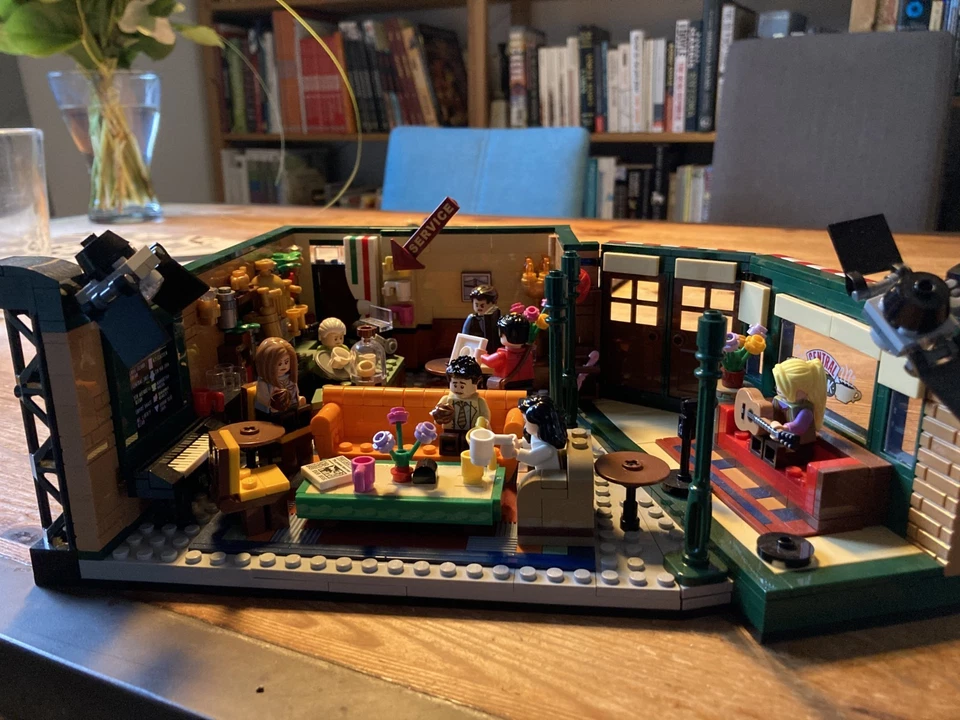 LEGO Ideas 21319 Central Perk, Foto 1 von 4