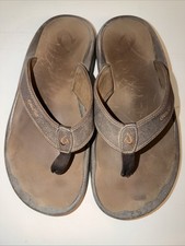 Olukai Men's 11 Ohana Flip Flop Sandal Brown Slip On Flat Logo Flip Flop Q90