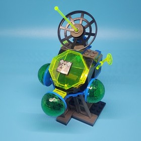 Lego Space Insectoids: 6977 Arachnoid Star Base - 100% Complete w/Instructions