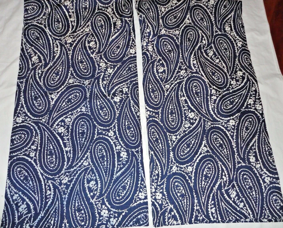 CHAPS ALLISTAR MEDALLÓN PAISLEY AZUL Y BLANCO (2) PANELES CORTINA SIN FORRO 42 X 82 Foto 3 de 4