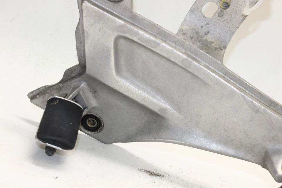 Honda St1100 1999 ABS reposapiés delantero izquierdo clavija soporte de paso OEM Foto 2 de 4