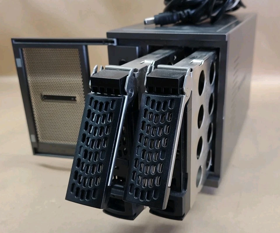 NETGEAR ReadyNAS Pro 2 RNDU2000 RND-2A NO DRIVES w/ Power Cable - Tested Working - Image 3 of 4