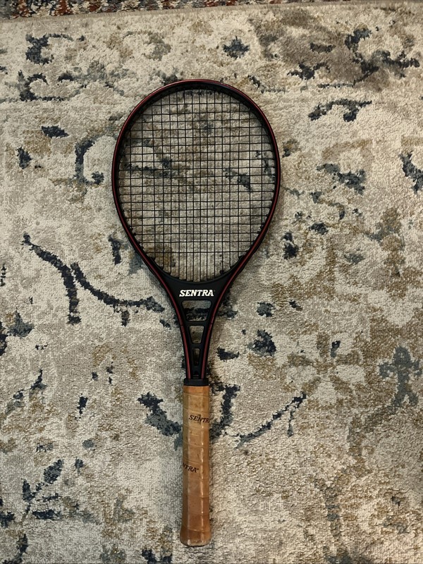 Sentra Professional 11 Tennis Racquet
