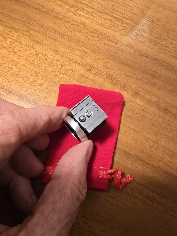 EXCELLENT Canon 100mm Viewfinder with Pouch.  Parralax-correcting feature. - Image 4 of 4