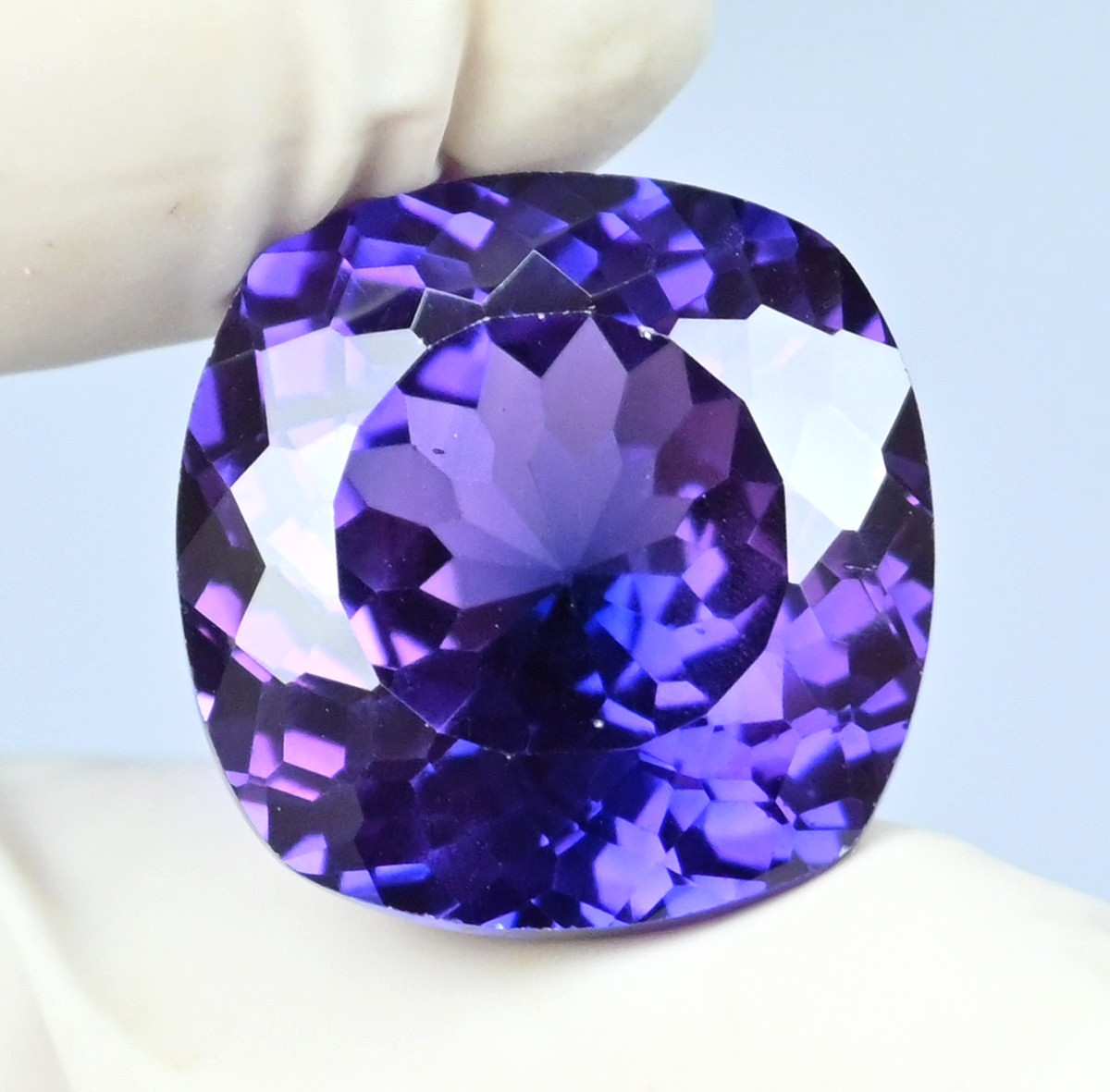 20.50 Ct Natural Purple-Blue Tanzanite Flawless Cushion Certified Loose Gemstone