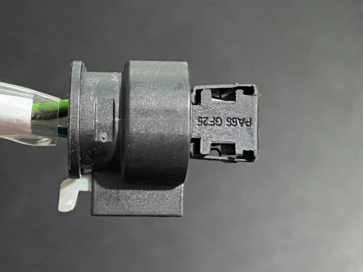 Mercedes-Benz Wiring Loom Harness Plug Connector A0265455926 Black  