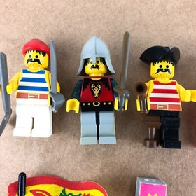Vintage Lego Pirate Knight Castle Minifigures & Accessories Dragon Flag Vest LOT