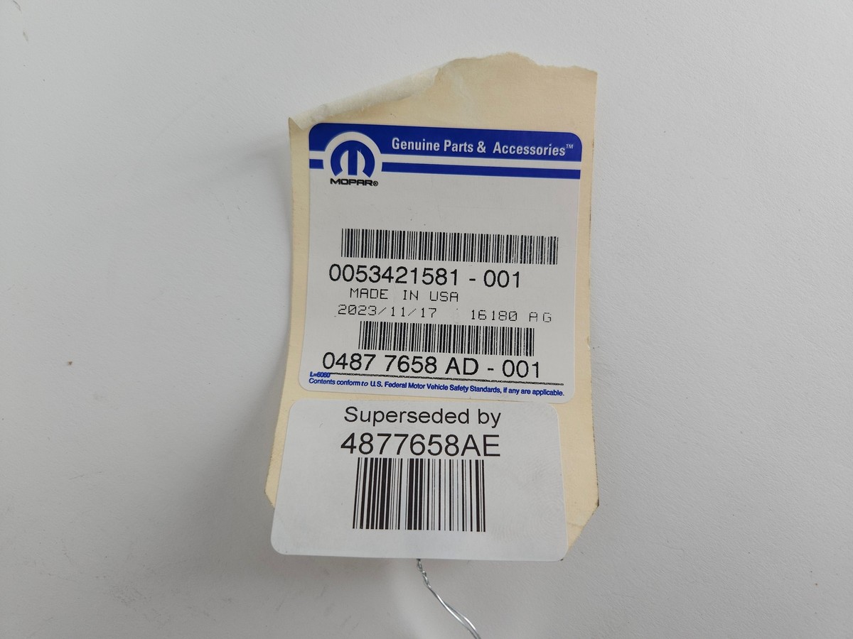 Genuine OEM Mopar Dodge Jeep 4877658AE Passenger RH Front Knuckle