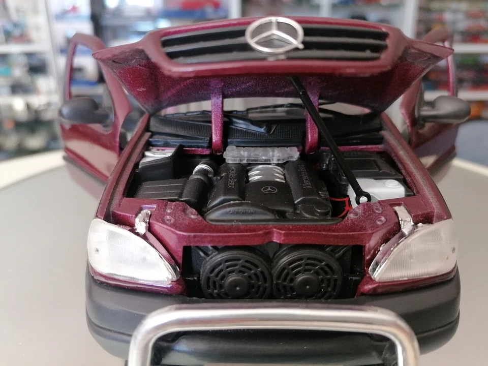 MAISTO 1/18 Mercedes ML Fuoristrada MINT No box Die Cast 1:18 - Immagine 4 di 4