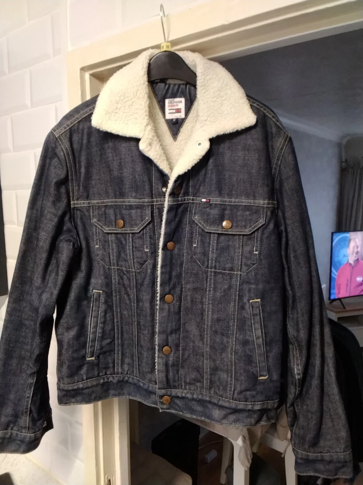 TOMMY HILFIGER FUR LINED DENIM TRUCKER JACKET SIZE M MEDIUM