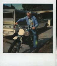 Old Vintage Photo COLOR POLAROID SOLO ELDERLY MAN YAMAHA DIRTBIKE MOTORCYCLE