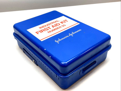 Johnson & Johnson HRI-8137-008125 Metal Industrial First Aid Kit