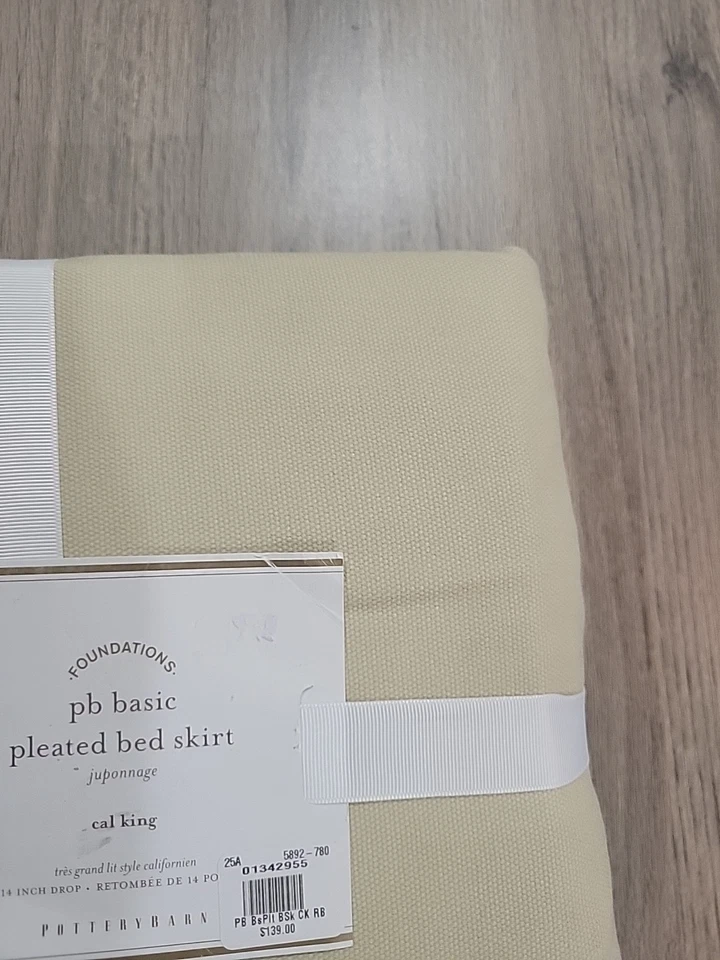 Falda de cama básica belga de lino plisado Pottery Barn. Cal King 14" Drop Foto 4 de 4