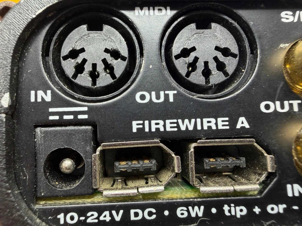 (AS-IS) MOTU ULTRALITE-MK3 2 FIREWIRE 400 AUDIO DIGITAL INTERFACE 10 x1 4 - Image 2 of 4