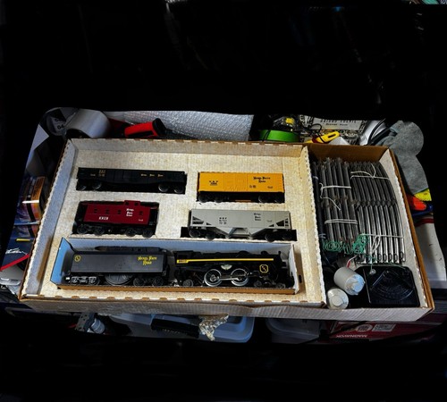 VINTAGE Lionel 6-1602 Nickle Plate Road Special Set w/Box AND EXTRA TRACK - Picture 2 of 24