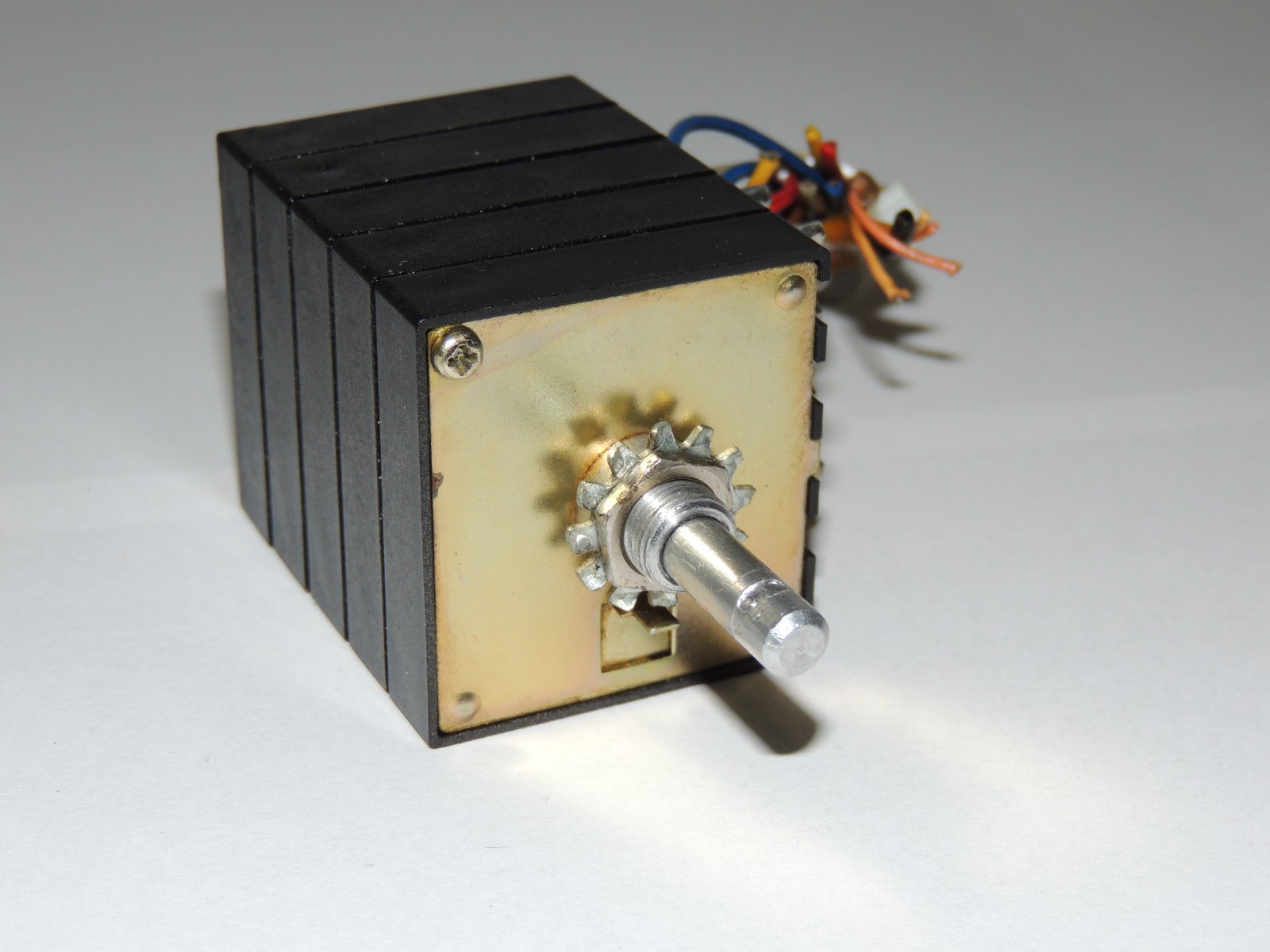 Sansui AU-717    Rotary Volume Control Switch   1090280