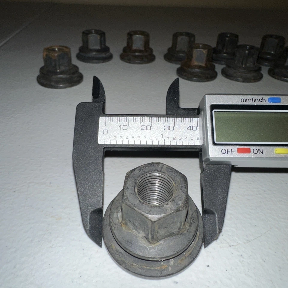 Tuercas de rueda compatibles con Dodge Vehicle Ram 3500 4000 4500 5500 2012  Foto 4 de 4