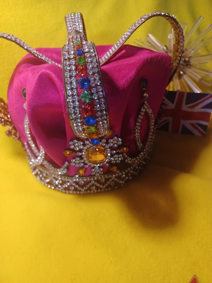 Corona King/Queen tamaño completo: diamantes de imitación, joyas. Uso sin inserto de tela Foto 2 de 4