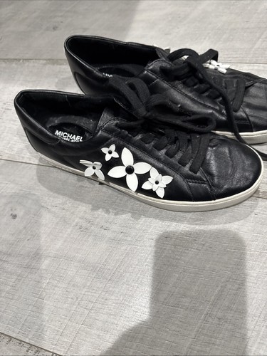 Women's Michael Kors Lola Black And White Leather Sneakers - Size 9 - Picture 2 of 7