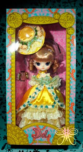 Brand New NRFB Charlotte Dal Doll Badly Dented Box - Picture 5 of 5