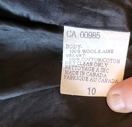 HOLT RENFREW Black Wool & Cotton Blazer Women's Size 10 VELVET Cuff Collar Side - Picture 12 of 13