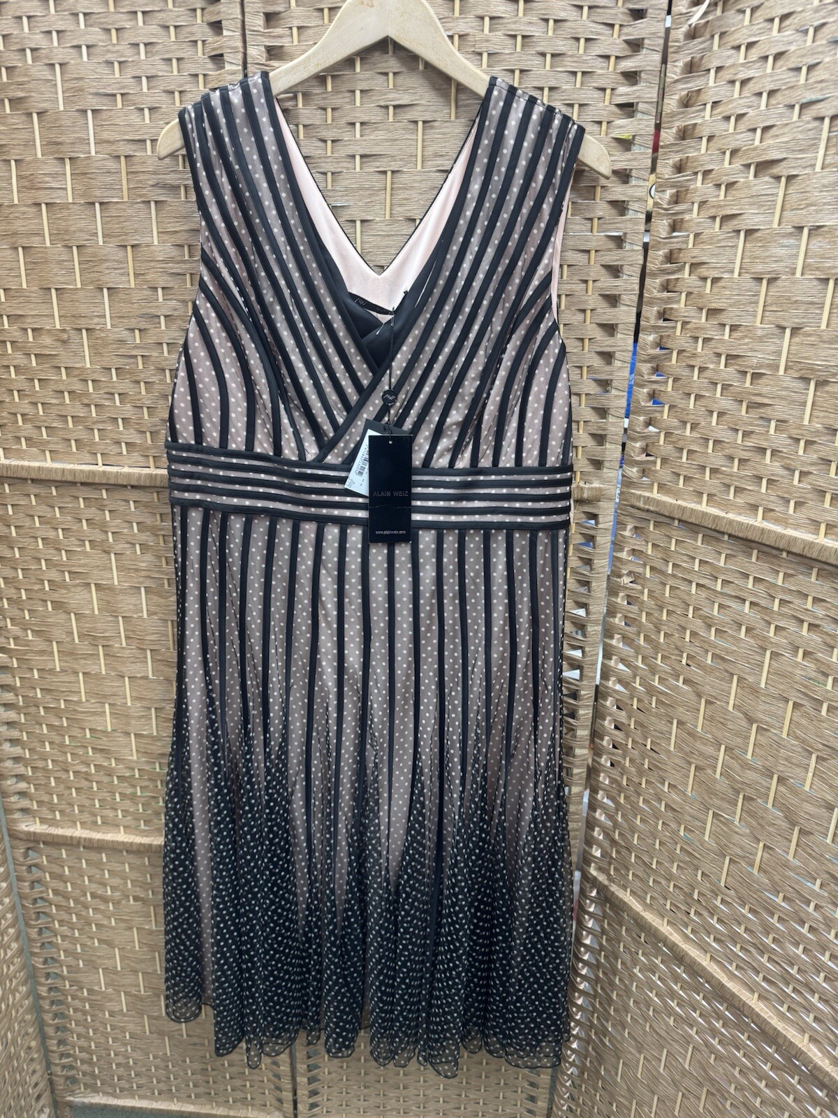 Picture 1 of 8